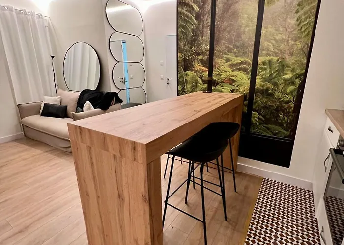 North Shore 4 Apartment